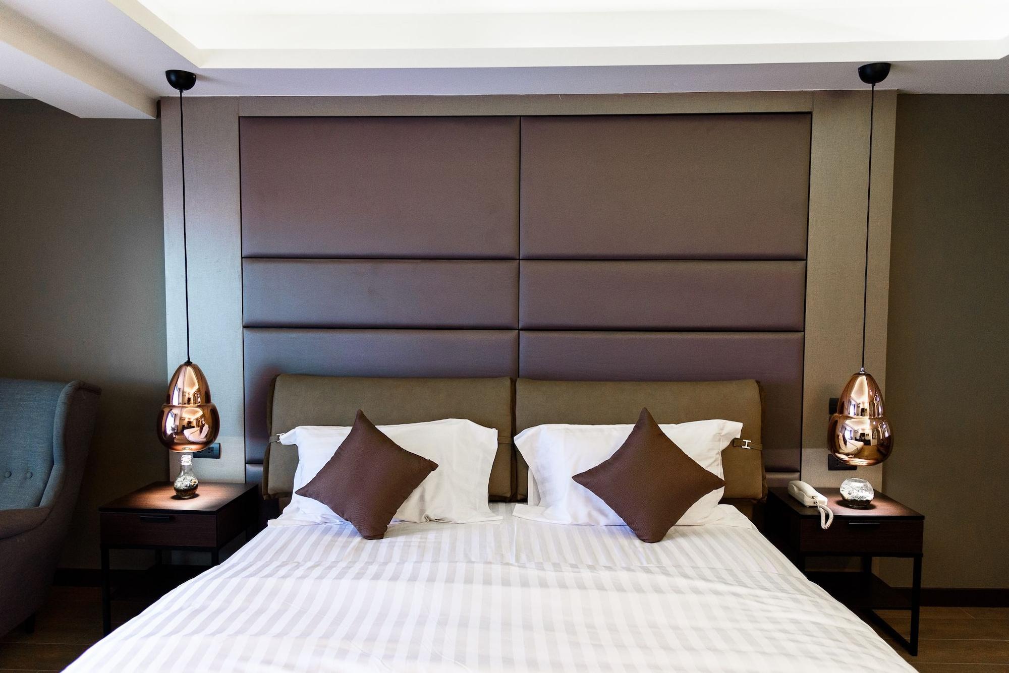 The Connex Asoke Hotel Банкок Екстериор снимка