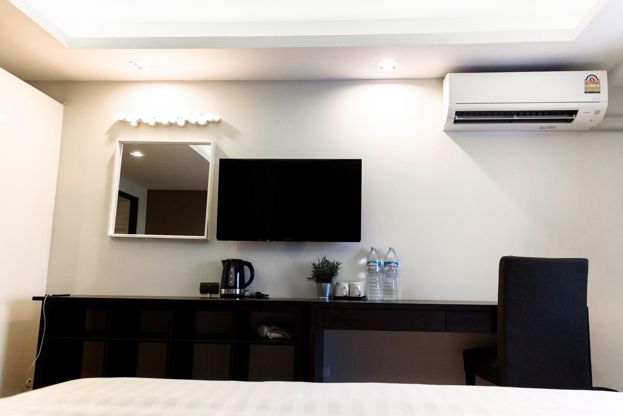 The Connex Asoke Hotel Банкок Екстериор снимка