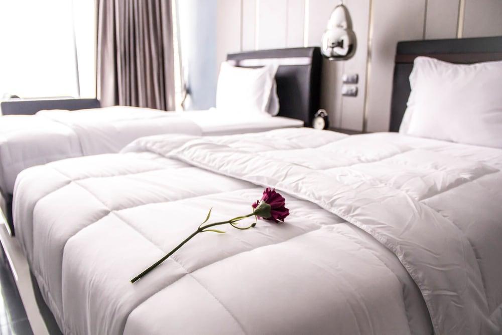 The Connex Asoke Hotel Банкок Екстериор снимка