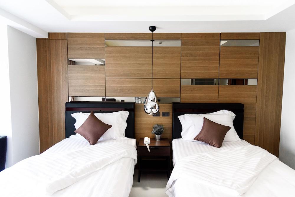 The Connex Asoke Hotel Банкок Екстериор снимка