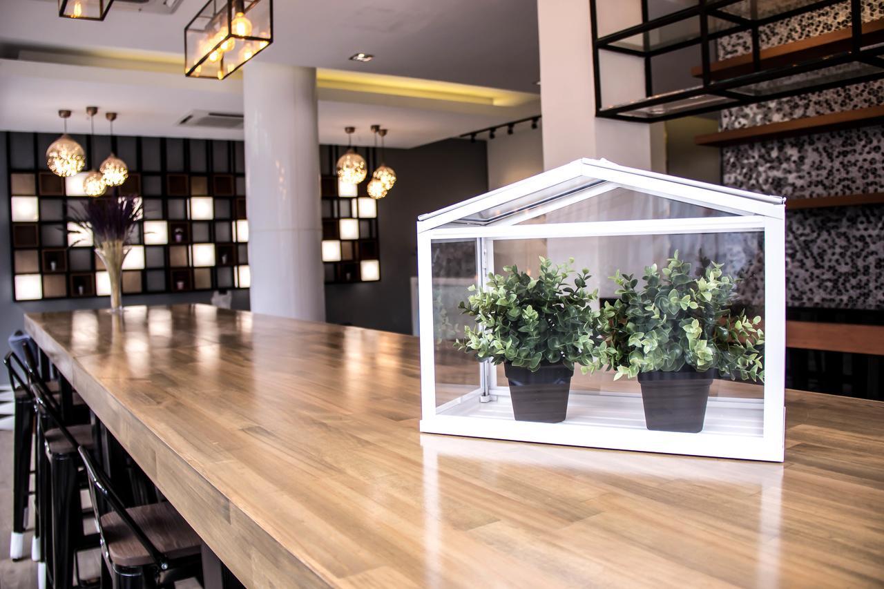 The Connex Asoke Hotel Банкок Екстериор снимка