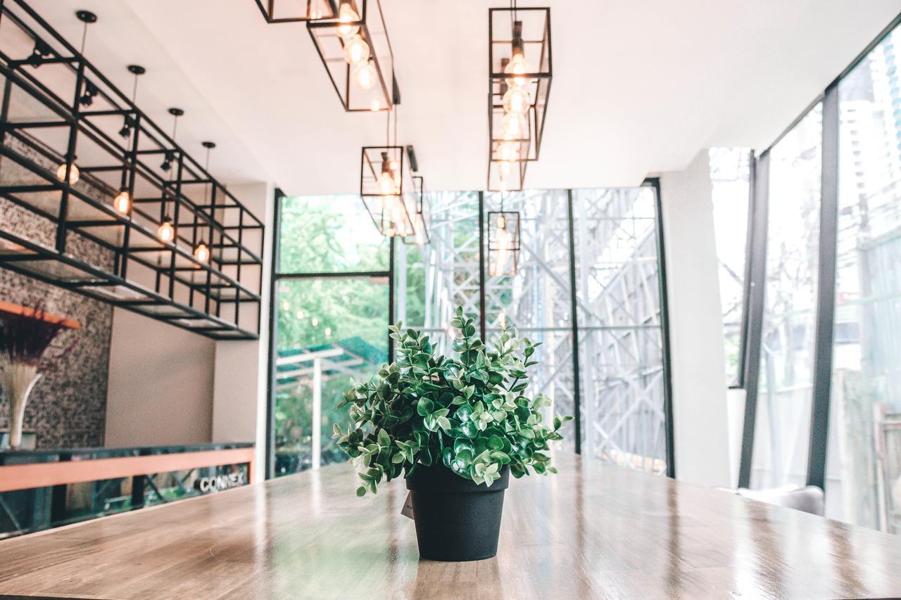 The Connex Asoke Hotel Банкок Екстериор снимка