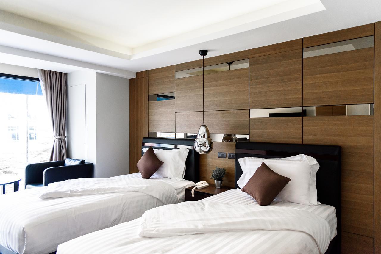 The Connex Asoke Hotel Банкок Екстериор снимка